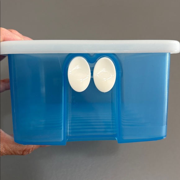 Tupperware  Vented food storage Container - Picture 2 of 6